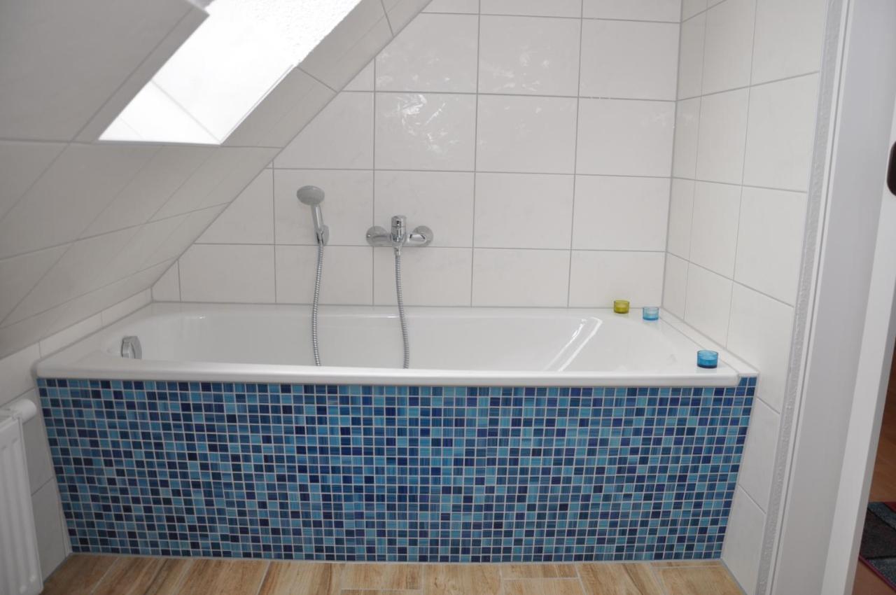 Ferienhaus Mueritzzauber / 1 Zimmer Dachgeschoss-Appartement Röbel Εξωτερικό φωτογραφία